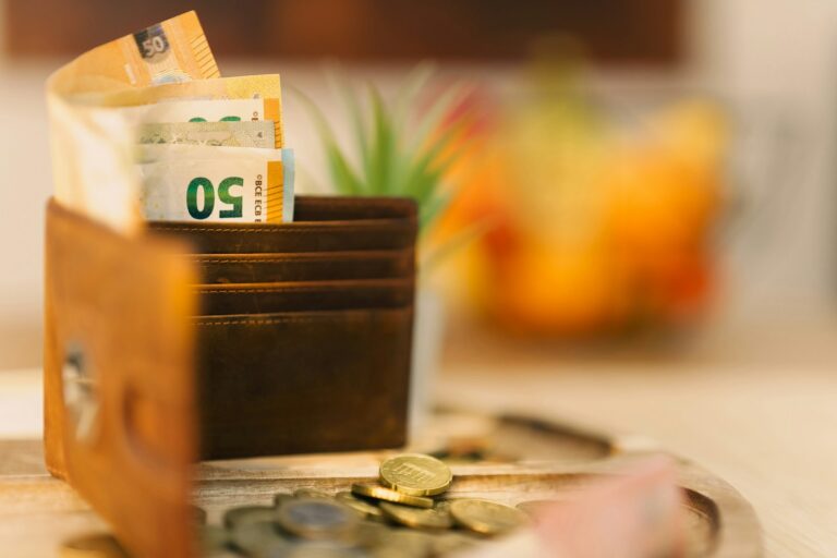 Savings envelopes cash desk