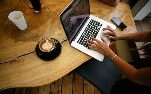 Common make money online myths that quietly waste beginners’ time