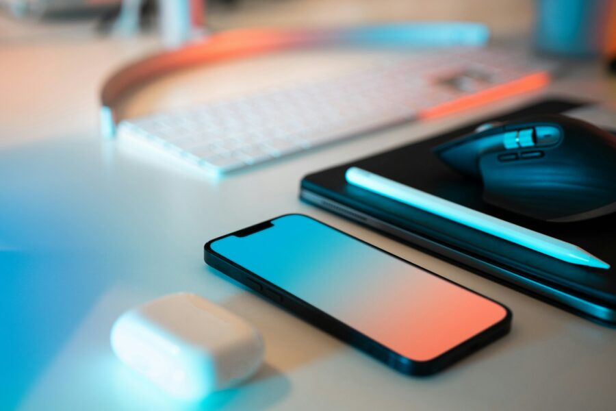 Smartphone screen data icons office desk