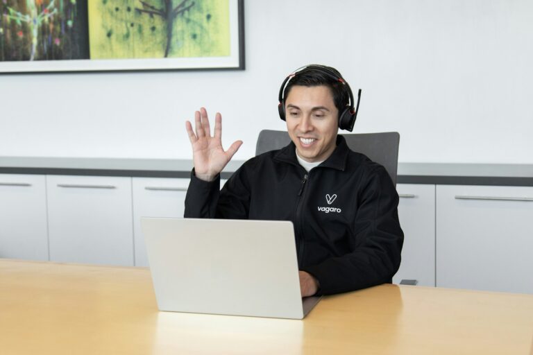 Customer support chat computer