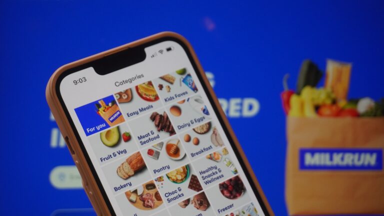 Smartphone grocery shopping list app
