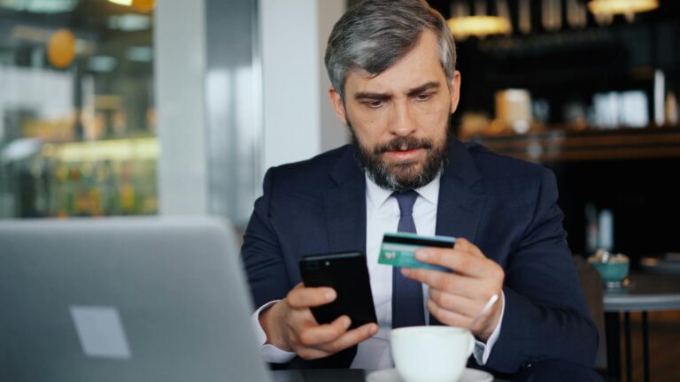 Online banking smartphone