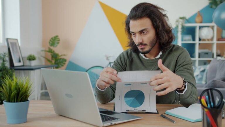 Freelancer laptop instant