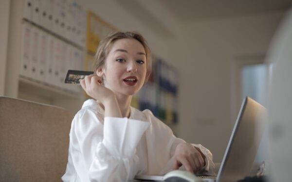 How to choose your first credit card without risking long term debt