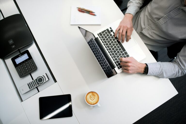 Person laptop etf