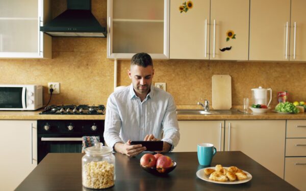 How to create a simple money routine that keeps you on track without taking over your life