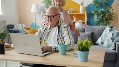 How to earn extra money offering simple local tech help in your neighborhood