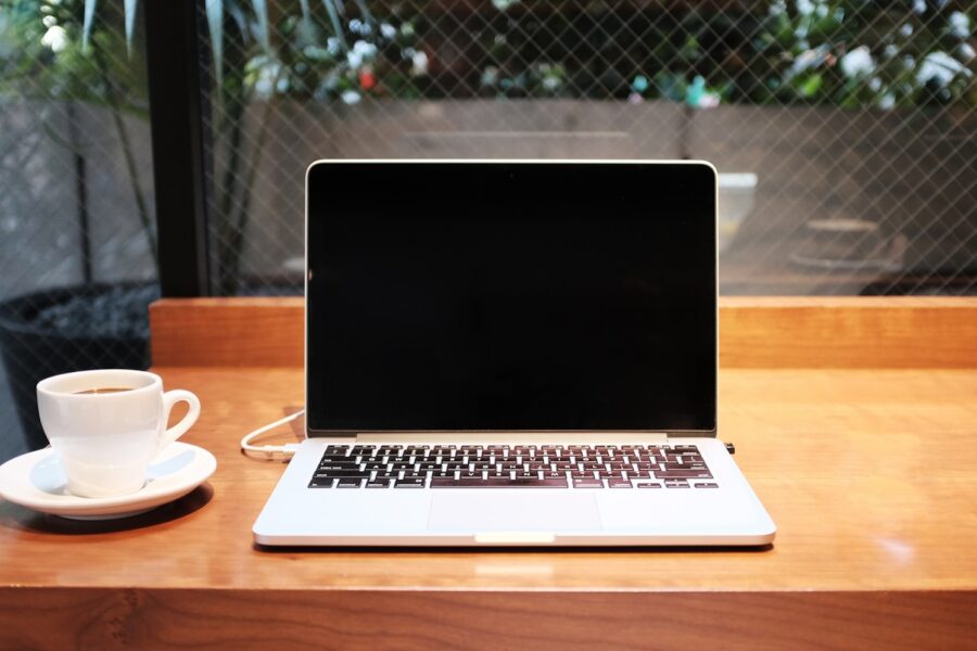 Laptop freelancer home