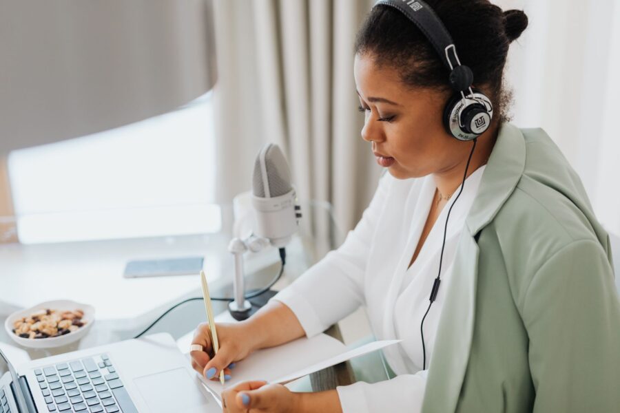 Laptop headphones notepad