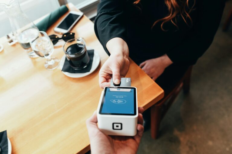 Contactless payment terminal