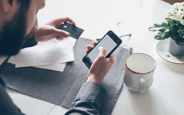 How to use direct debits and standing orders to simplify your bills without losing track