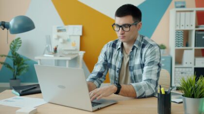 How to use micro freelancing to earn online in small, consistent steps
