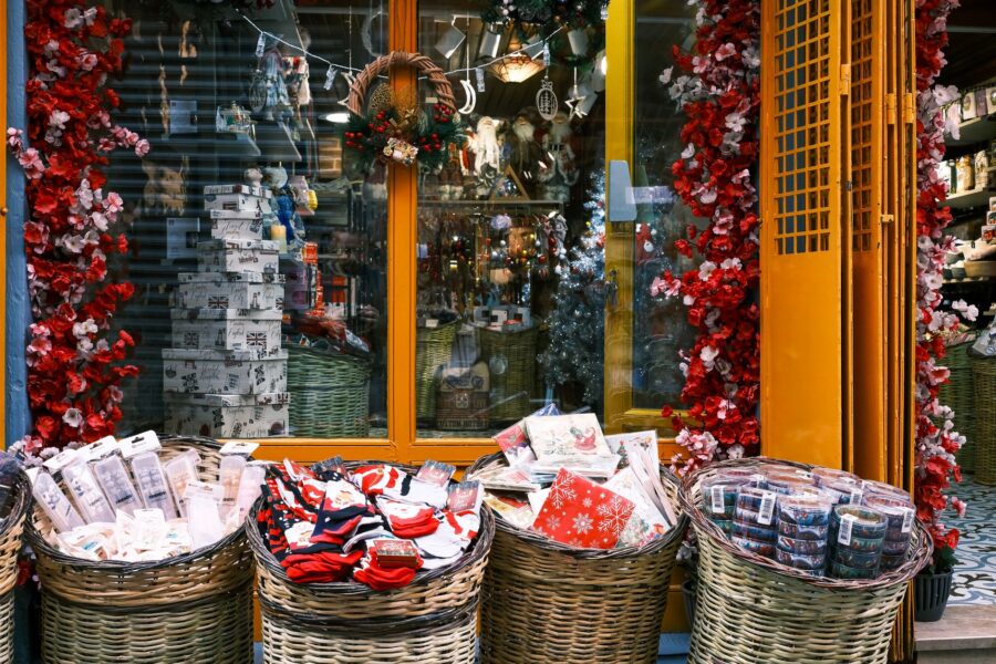 Seasonal workers retail