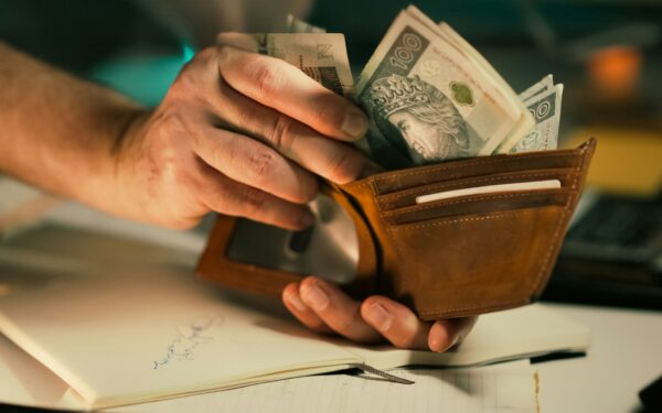 Simple envelope system: a beginner-friendly way to organize your cash