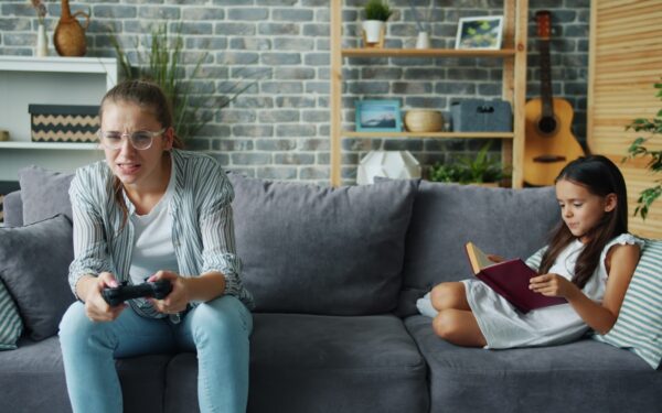 Weekend babysitting as a practical way to boost your budget