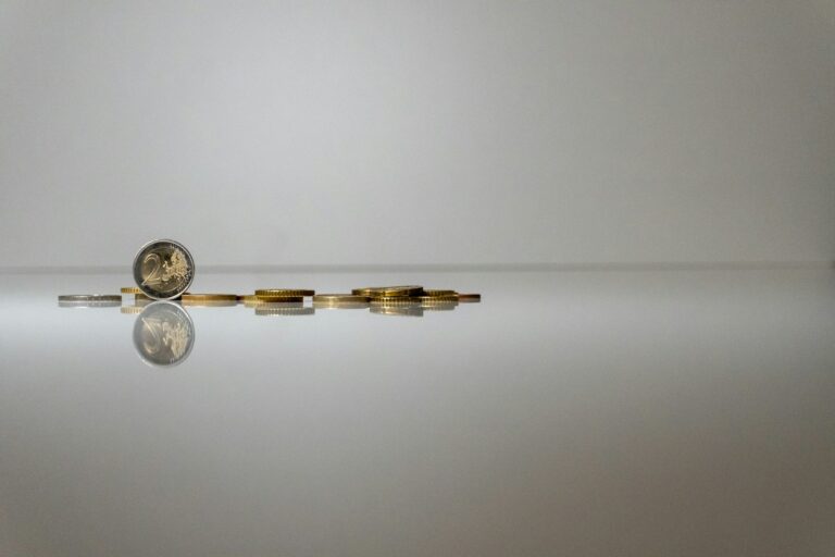 Inflation graph coins