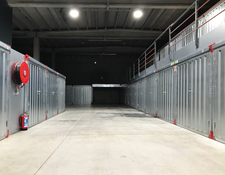 Warehouse storage units