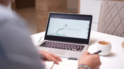 How stock market cycles work and what they mean for new investors