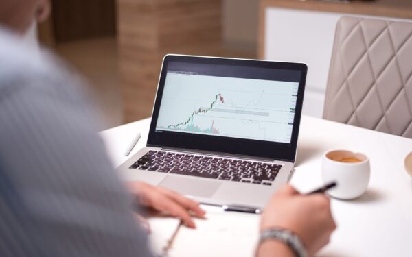 How stock market cycles work and what they mean for new investors