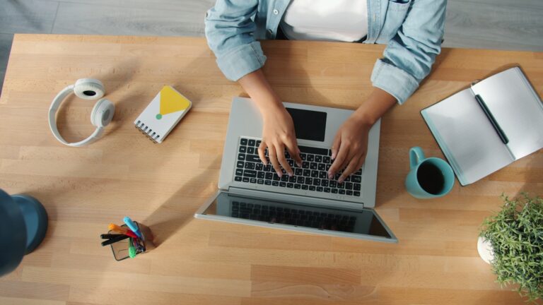 Freelancer laptop home