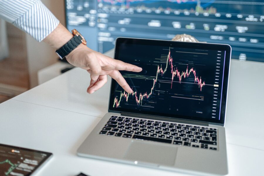 Person laptop etf