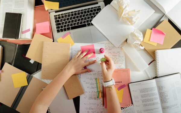 How to build a simple student plan that covers rent, food and fun