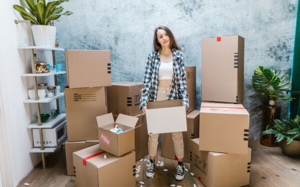 How to earn extra money offering simple home organizing services
