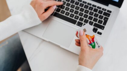 How to use a basic checking account to stay organized and avoid unnecessary fees