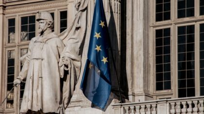 EU extends Russian oil price cap for one week as sanctions talks continue