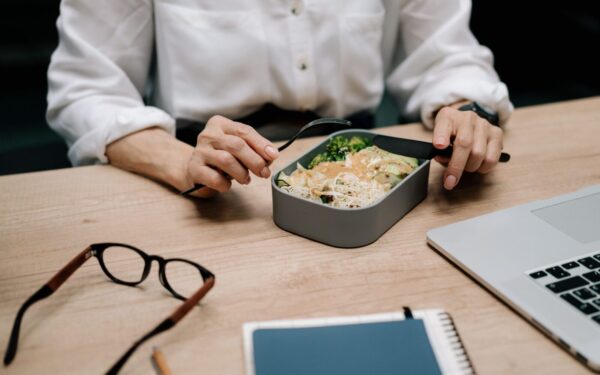 How to use focused lunch breaks to grow your earning power