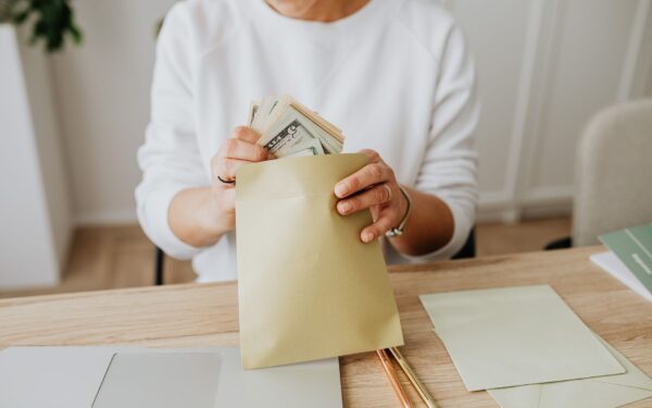 Simple cash stuffing basics to regain control of your money