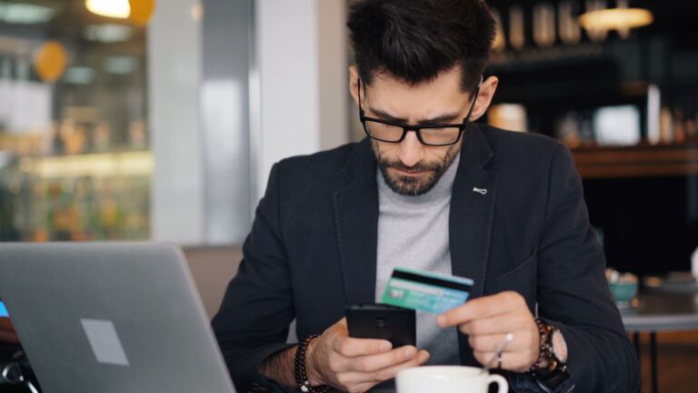 Smartphone bank app