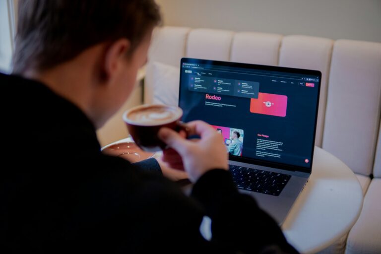 Laptop screen subscription